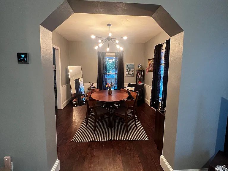 239 Illinois Ave — Photo 9