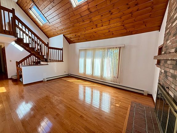 4th image of 5 Oakwood Dr
