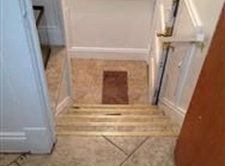 13084 Cedar Rd, Cleveland Heights, OH 44118