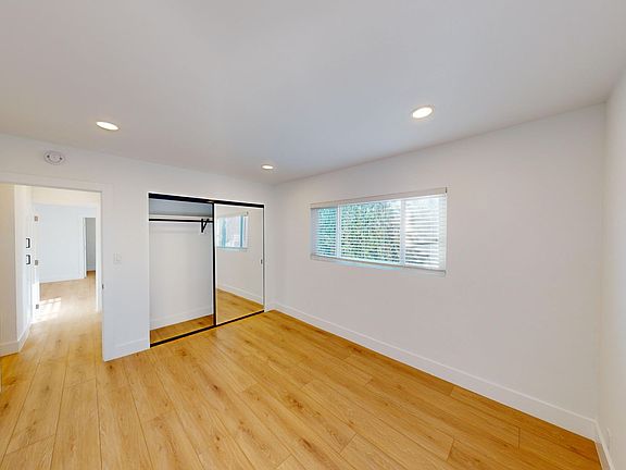 5th image of 943 N Gardner St APT 8