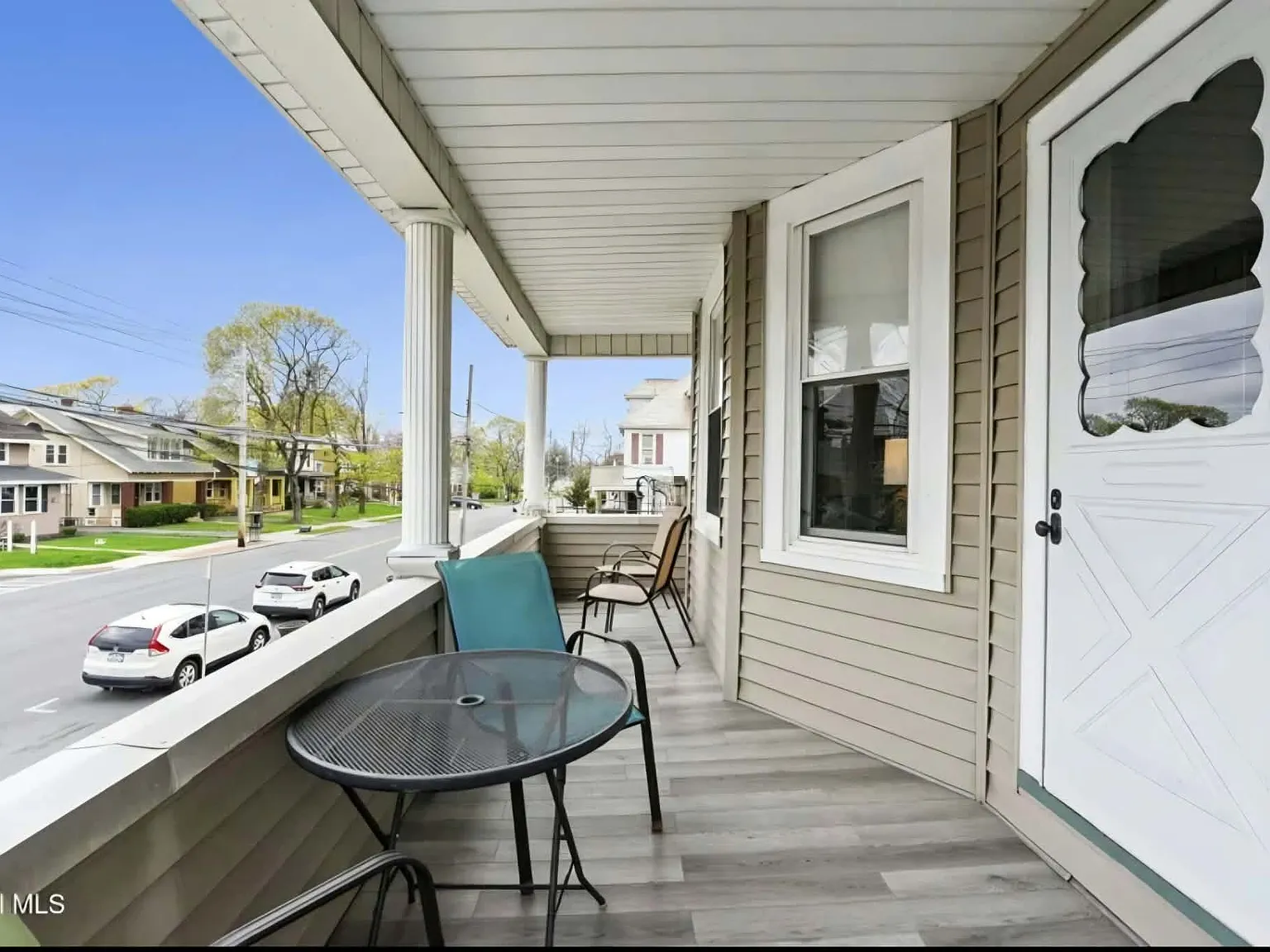 2 bed, 1300 sqft, $1,800 — Photo 3