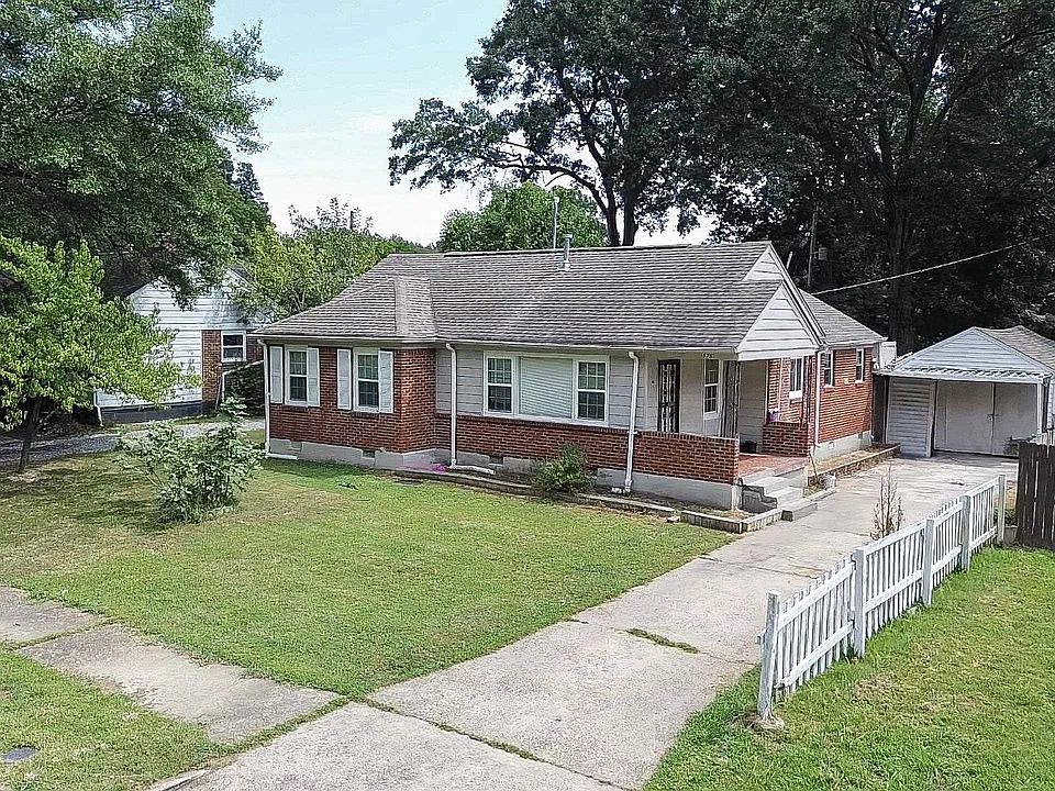 2nd image of 576 Stanley Dr