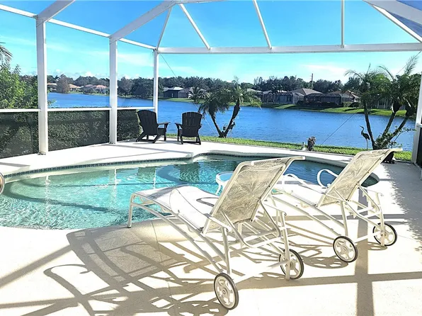 754 Crossfield Cir, Naples, FL 34104