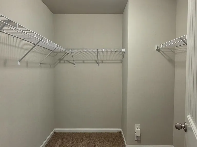 147 Niblick Dr — Photo 16