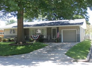 1933 S Delaware Ave, Springfield, MO 65804