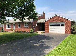 39 Henry Ave, Boyertown, PA 19512