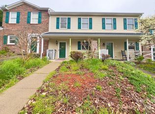 1217 Camelot Ct NE, Lenoir, NC 28645
