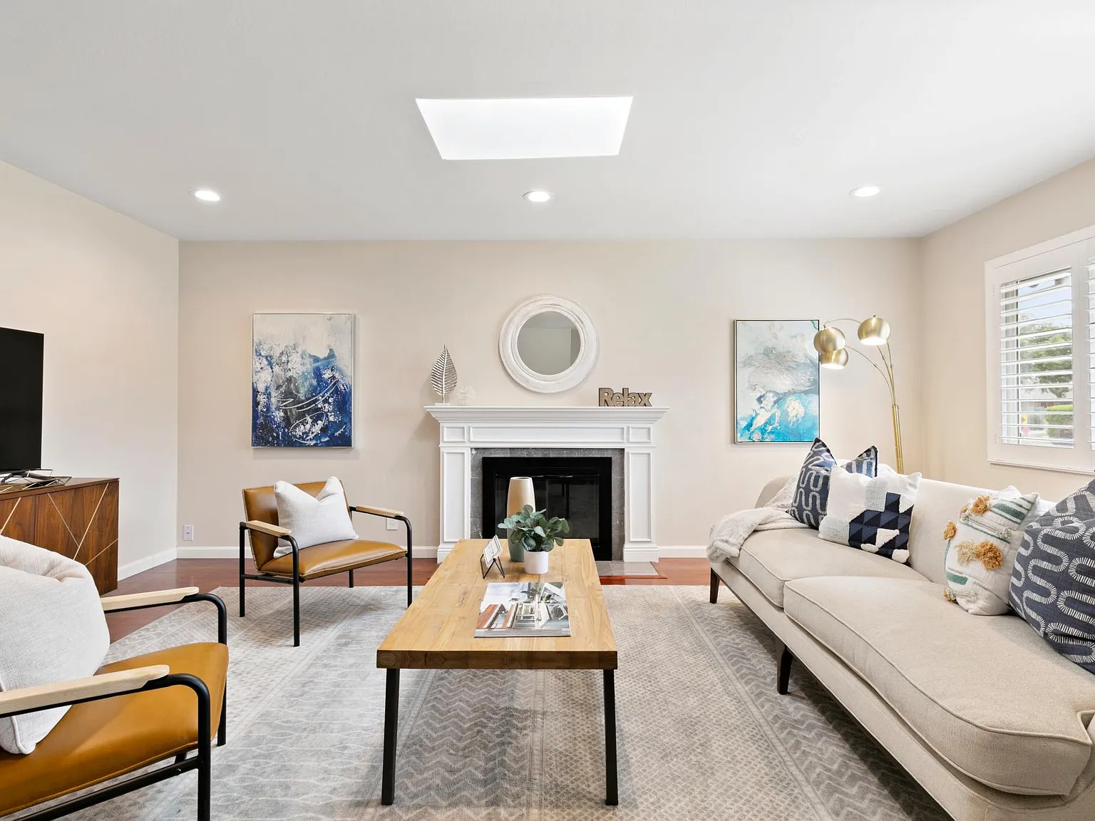 2831 Mark Avenue — Photo 3