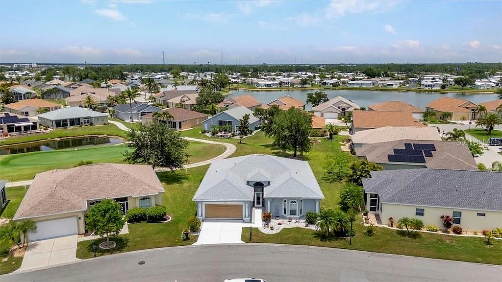 3 bed, 2.0 bath, 2044 sqft, $4,500 — Photo 2
