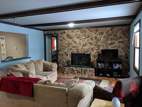 3rd image of 370 E Rich Ave