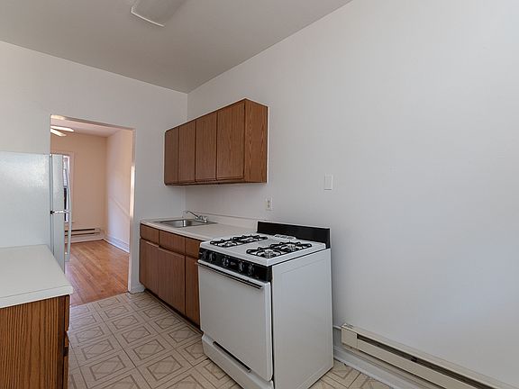 5th image of 819 W Waveland Ave APT 2N
