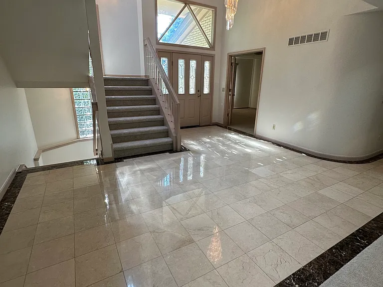 6739 Arlington Dr — Photo 13