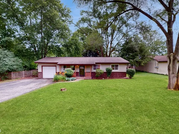 1202 S Broadway St, McHenry, IL 60050