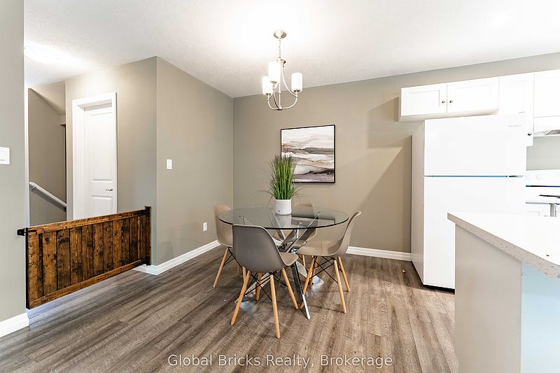 Woodstock Townhouse for rent - 3 Bedrooms — photo 12