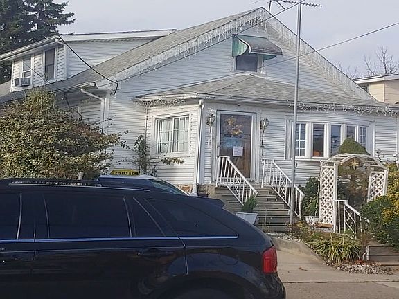 3rd image of 218 Wildwood Ave