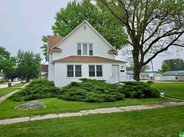 212 Grape St, Albert City, IA 50510