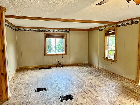 4th image of 99 College Ave