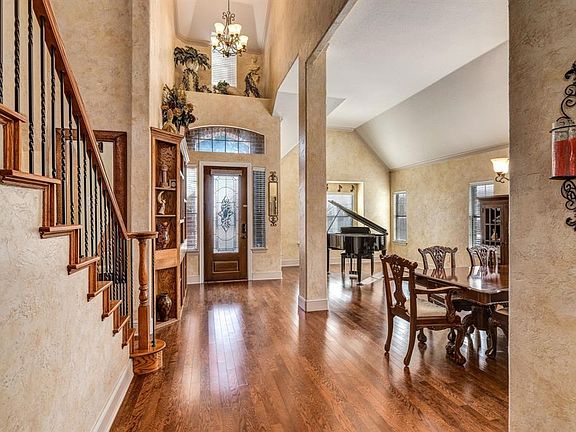 4th image of 2998 Marchwood Dr