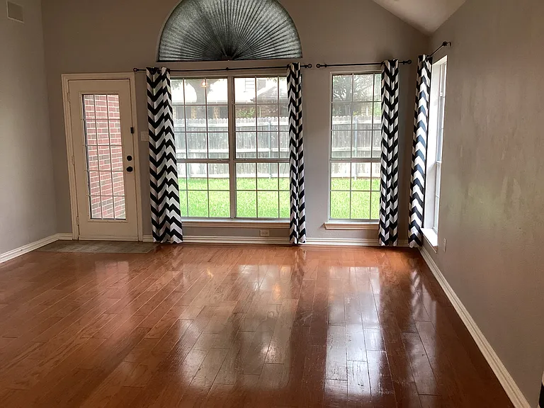 9121 Rose Ct — Photo 9