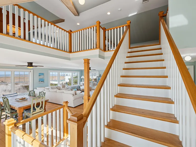 902 Dune Rd — Photo 20