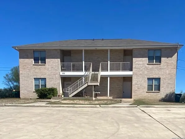 506 Dukeway, Universal City, TX 78148