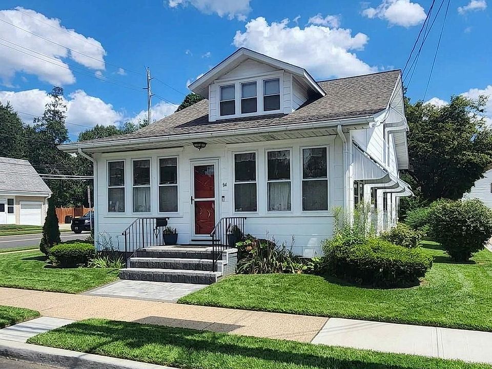 1st image of 84 Maple Shade Ave W