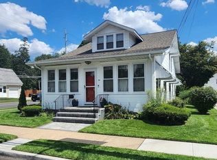 84 Maple Shade Ave W, Hamilton, NJ 08610