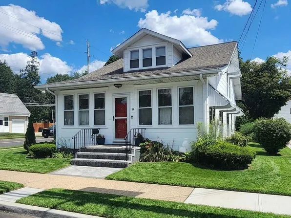 84 Maple Shade Ave W, Hamilton, NJ 08610