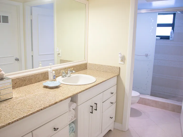 277 N Ocean Blvd #304 — Photo 33