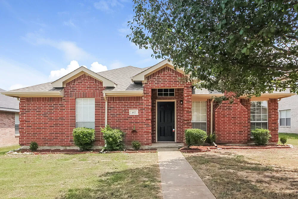 3 bed, 2.0 bath, 1713 sqft, $2,640 — Photo 1