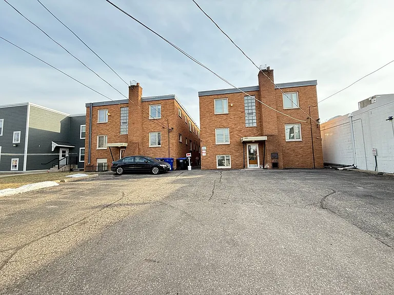 647 Cleveland Ave S — Photo 11