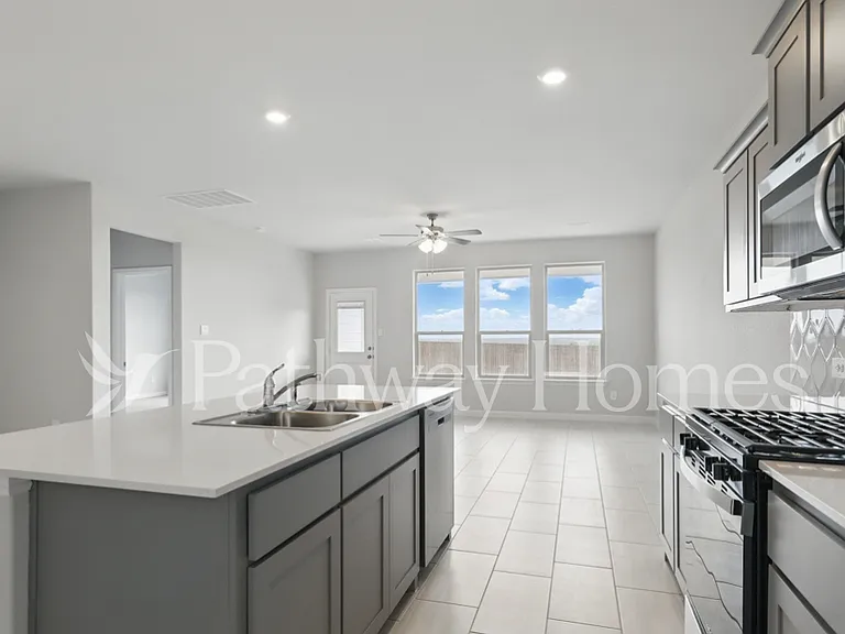 9736 McClane Farm Dr — Photo 3