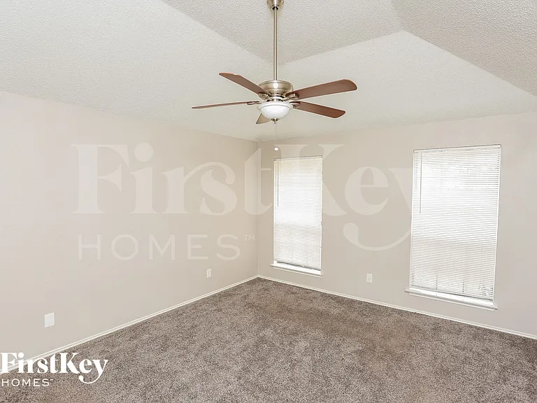 1269 Roan Dr — Photo 7