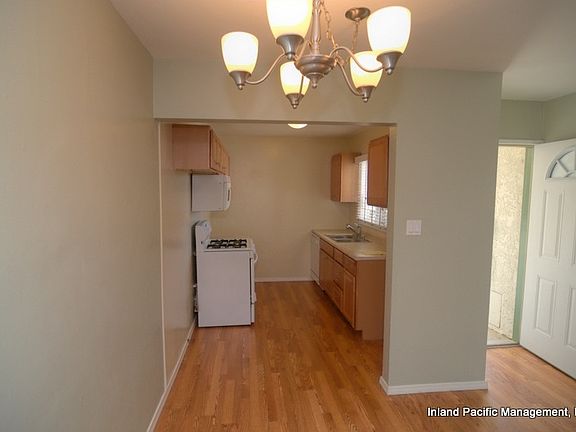 5th image of 4138 Redondo Beach Blvd APT B