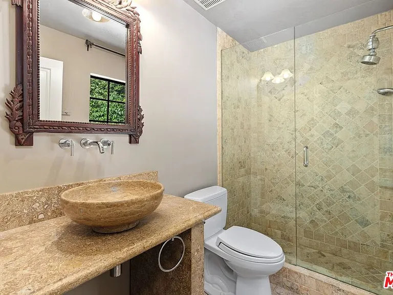 1060 Chantilly Rd — Photo 33