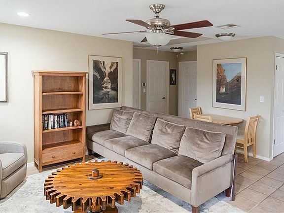 4th image of 2321 Village Cir #B