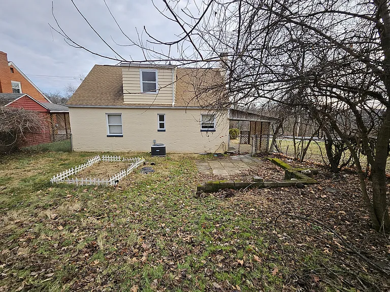 855 Hamil Rd — Photo 23