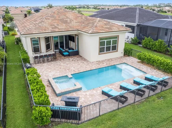 9247 SW Miracoli Way, Port Saint Lucie, FL 34987