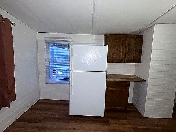 4th image of 411 Greenview Rd