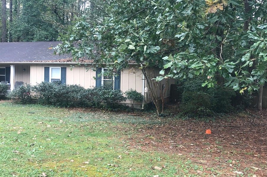 2nd image of 104 Surry Trl