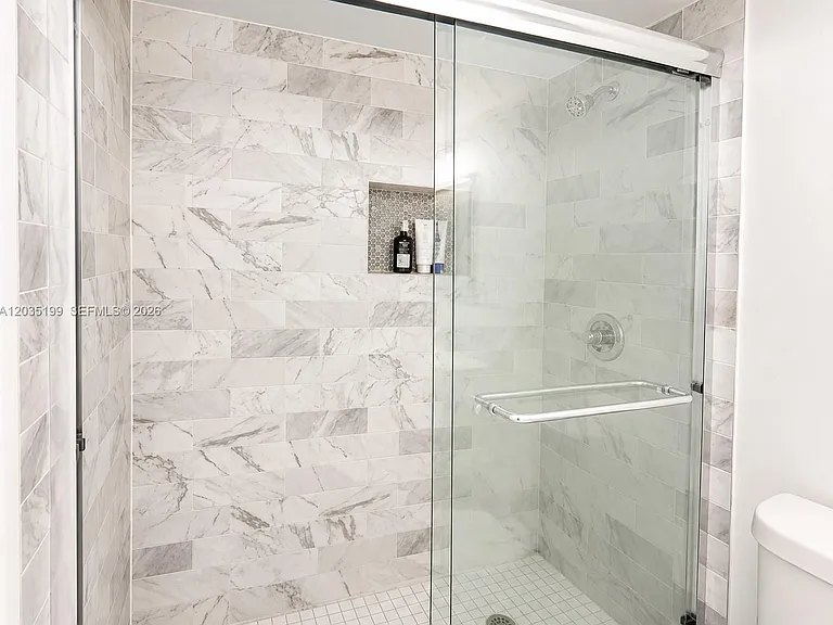 7601 E Treasure Dr #1505 — Photo 13