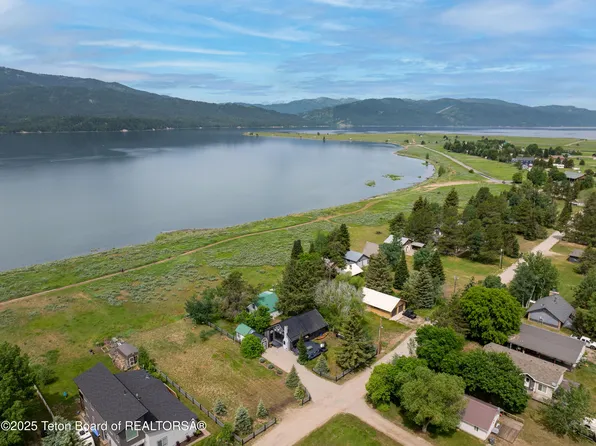 247 W Cottage Ln, Alpine, WY 83128