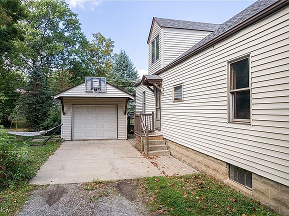 3rd image of 804 Belmont Ave