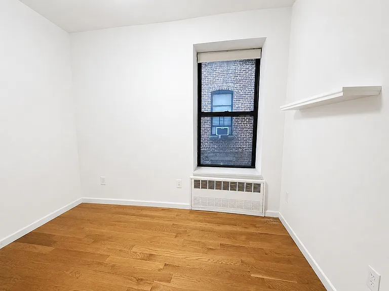 250 Manhattan Ave #1A — Photo 12
