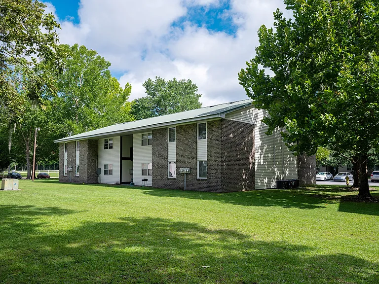 Sawbranch Apartments — Photo 39