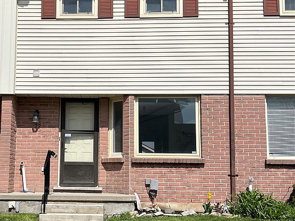 2nd image of 1115 Nellis St #22