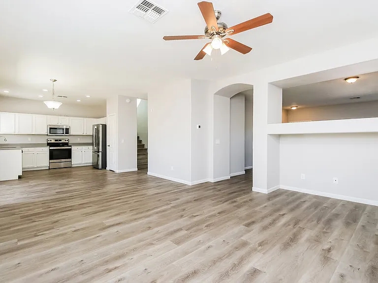 11559 W Buchanan St — Photo 8