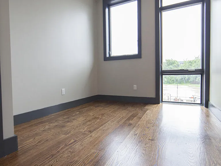 81 Stanhope St #2A — Photo 8