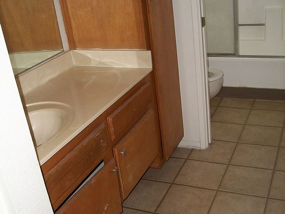 3rd image of 1349 Ohio Ave APT N