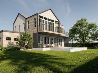 6 Carter Rd, Hampton Bays, NY 11946